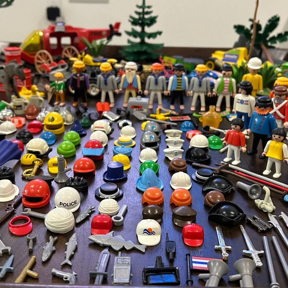 Vintage Playmobil 70’s, 80’s , 90’s and up Tons of Pieces!!!! Fantastic deal - Picture 4 of 16